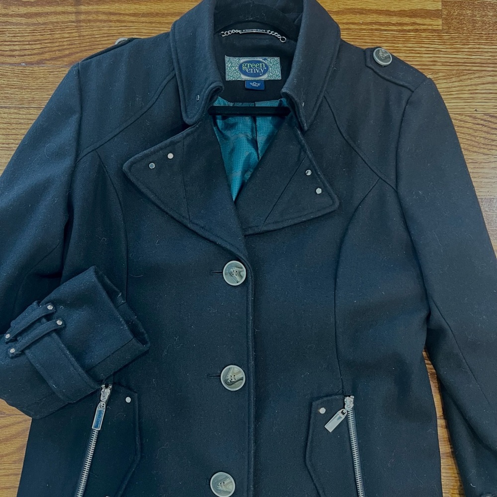 Green Envy strictured military style wool blend coat. Amazing details! Size XL.